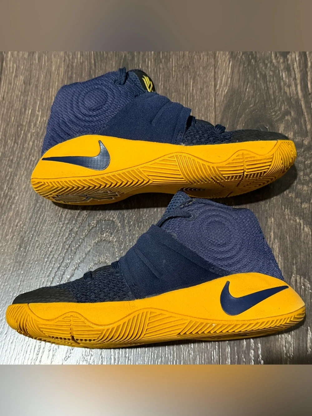 Nike Kyrie 2 Kids Basketball Shoes Navy Gold Yellow Size 11C